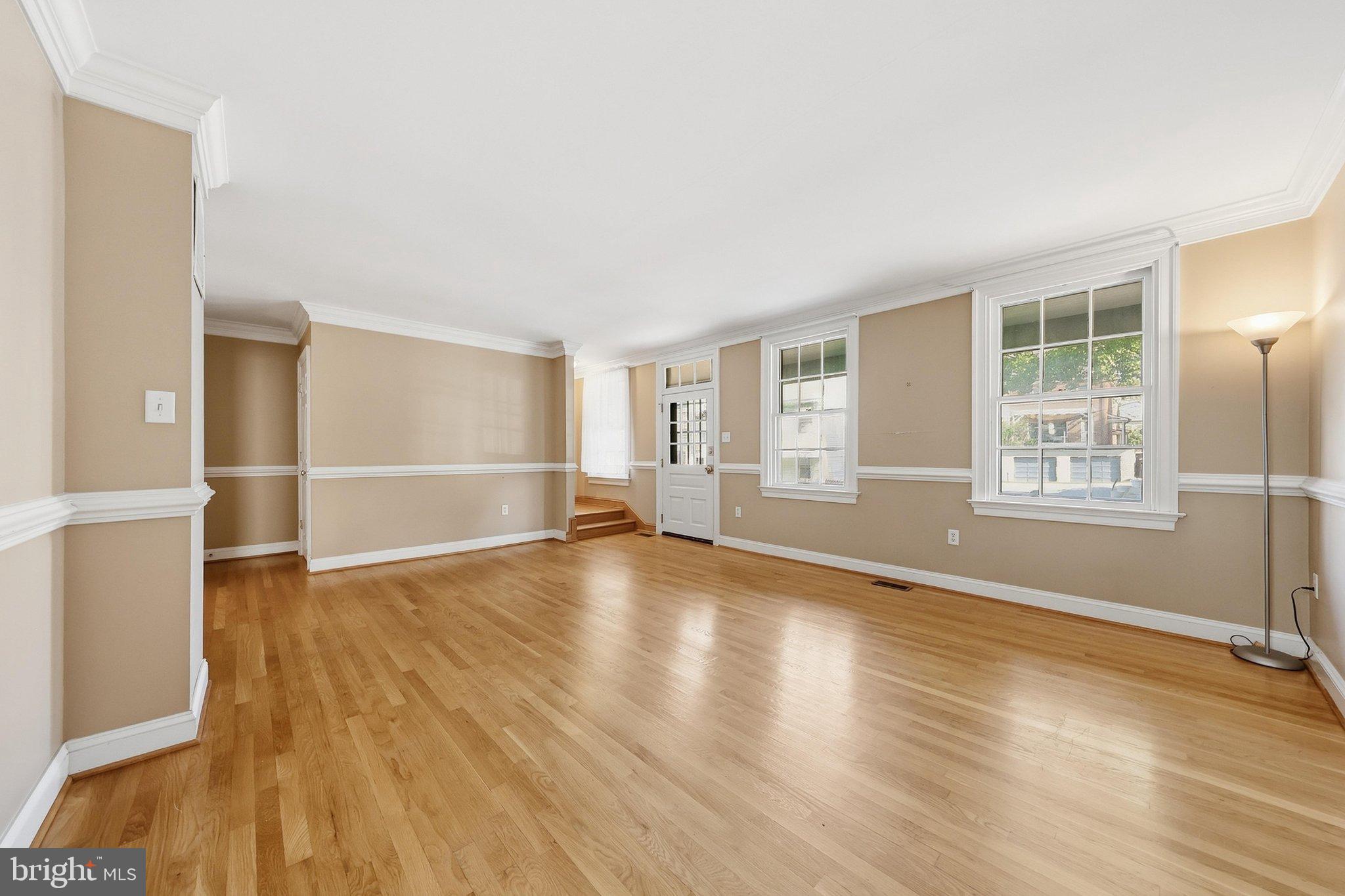 28 E 4TH STREET