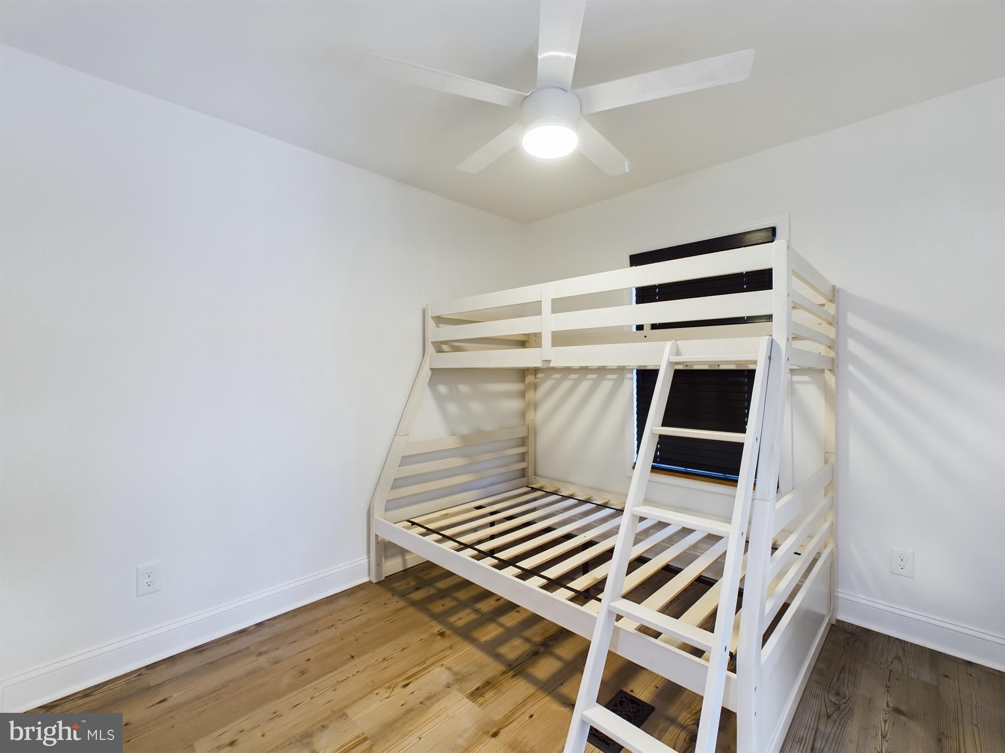 WHISPERING PINE MHP - Residential