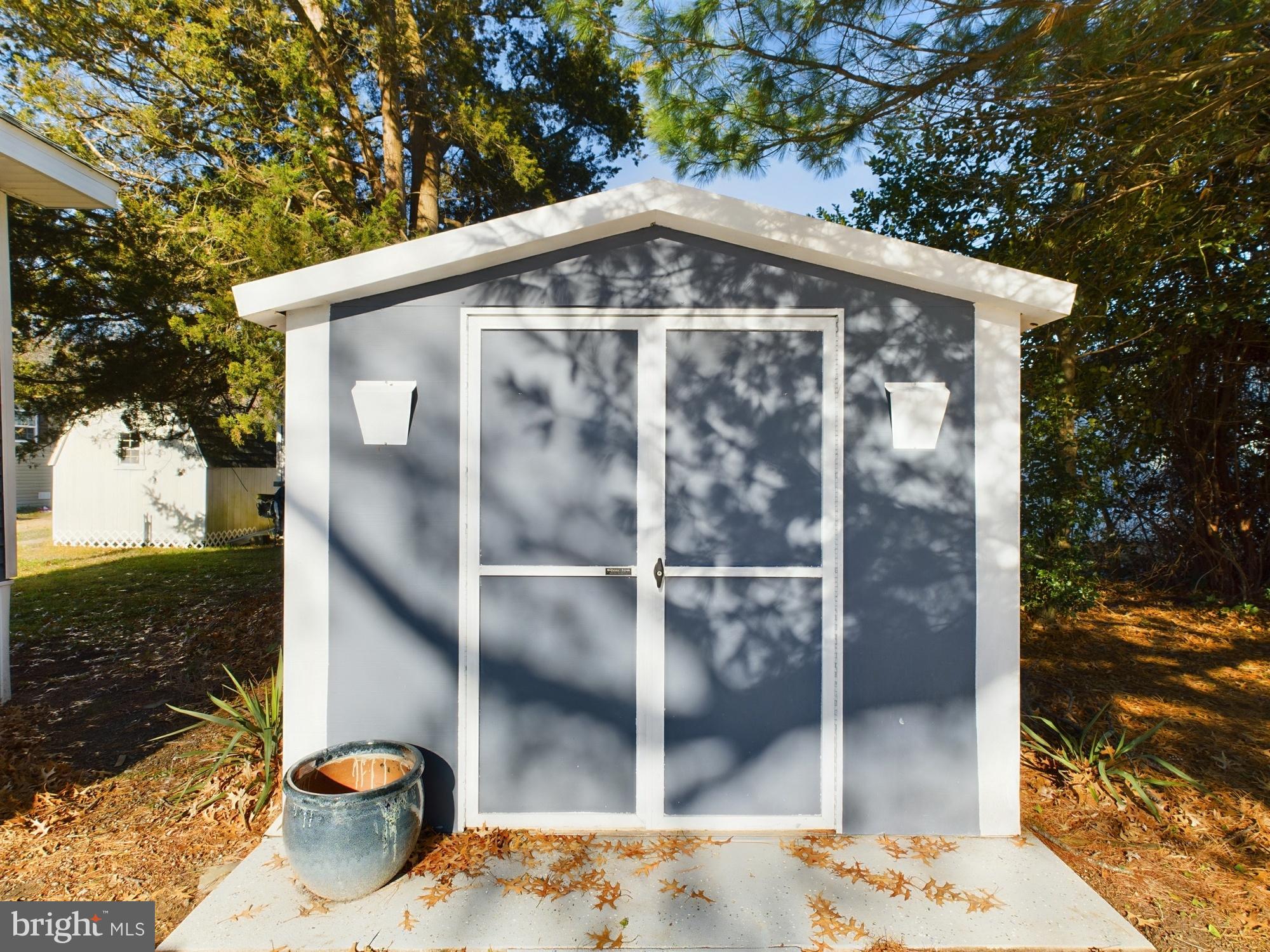 WHISPERING PINE MHP - Residential