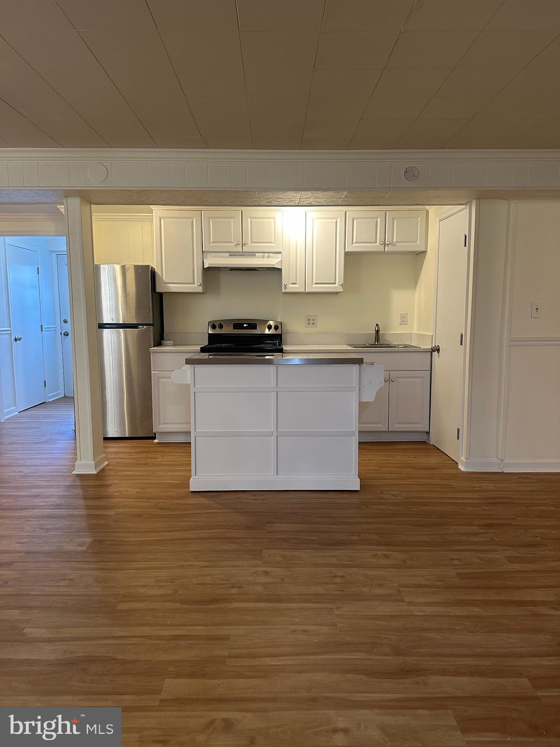 1407 MAIN STREET N L - Photo 3
