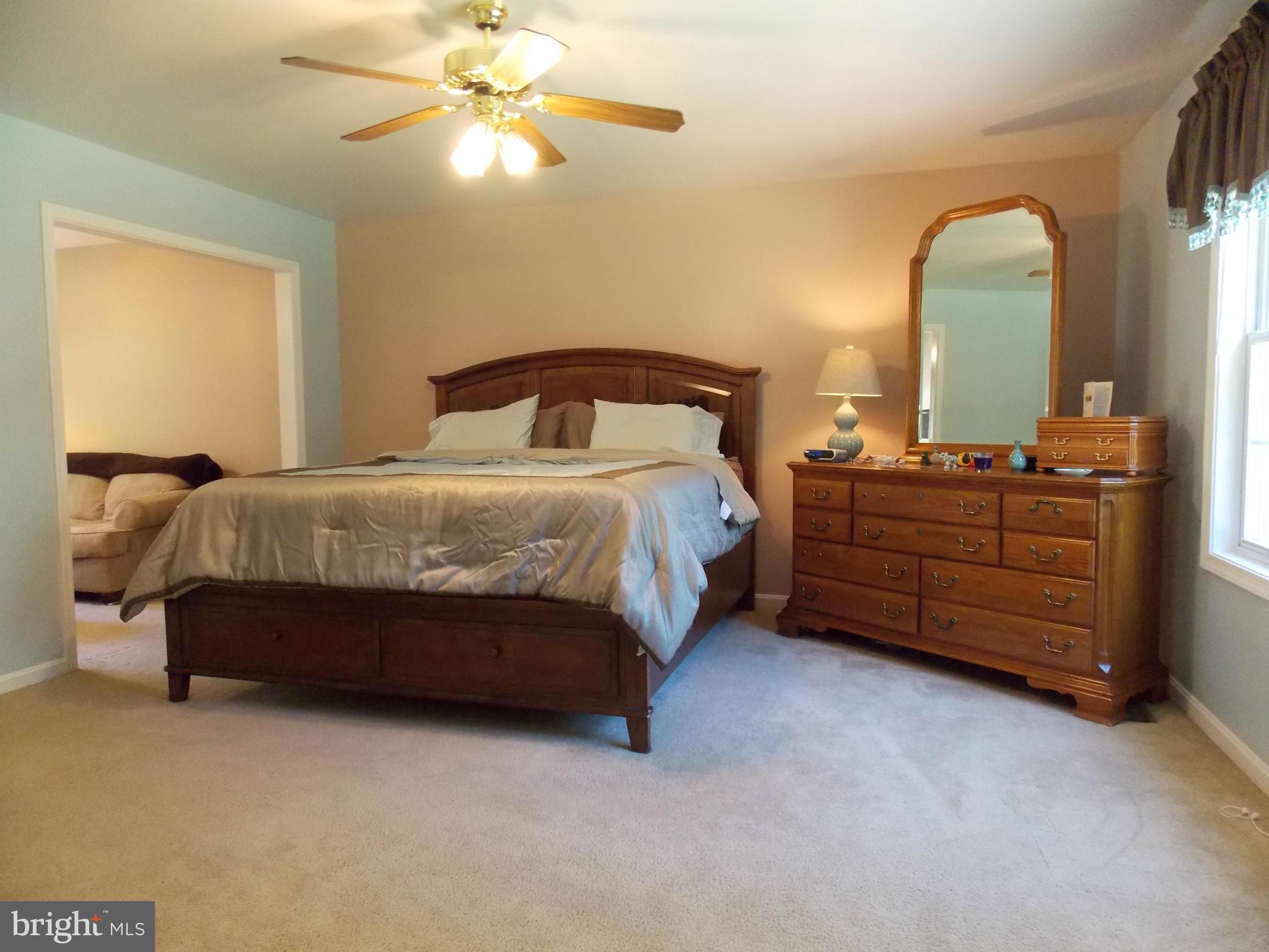 PIEDMONT SQUARE - Residential