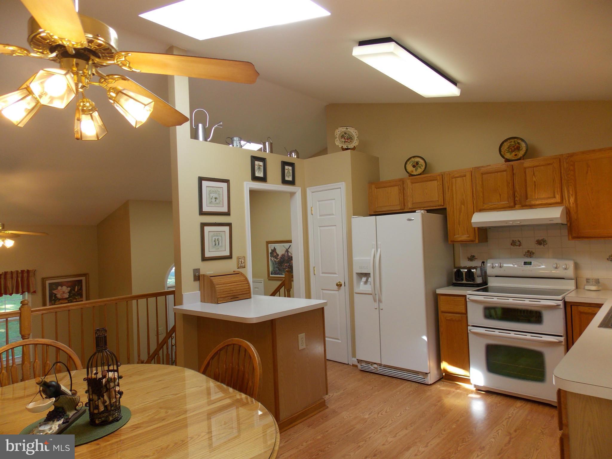 PIEDMONT SQUARE - Residential