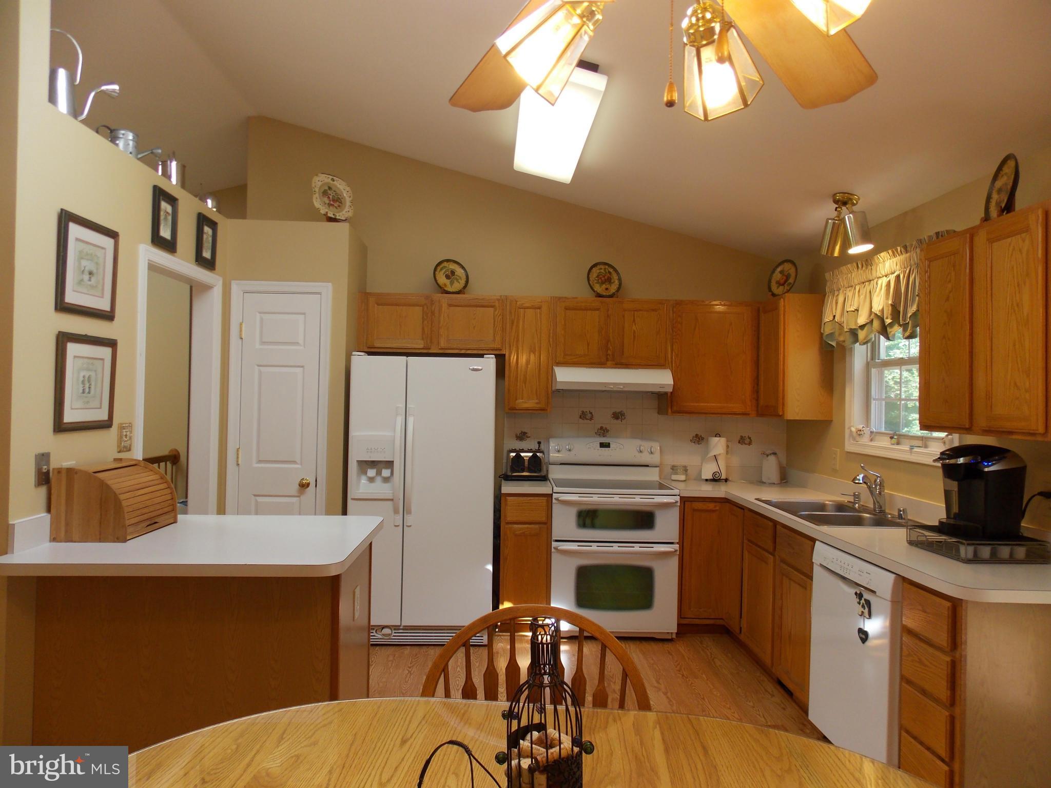 PIEDMONT SQUARE - Residential