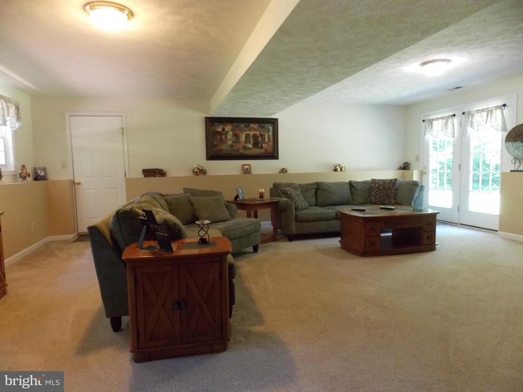 PIEDMONT SQUARE - Residential