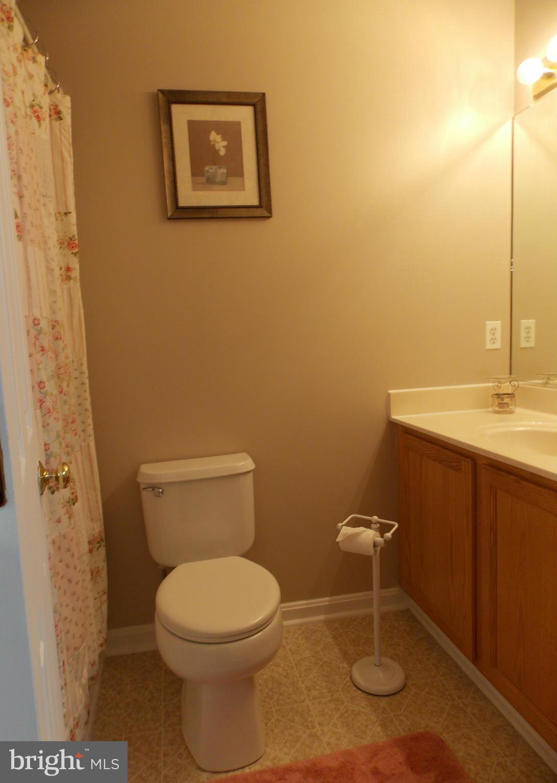 PIEDMONT SQUARE - Residential