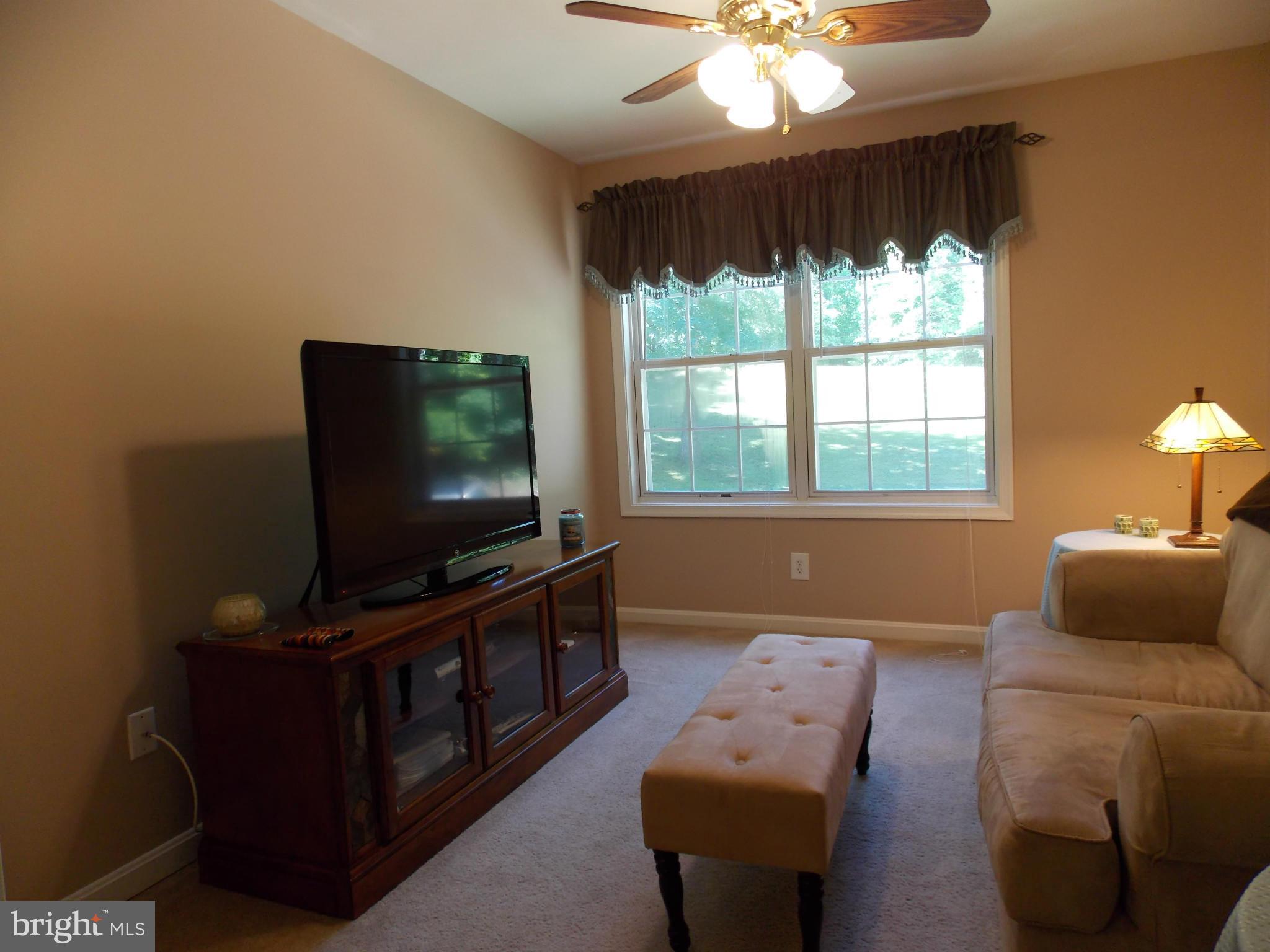 PIEDMONT SQUARE - Residential