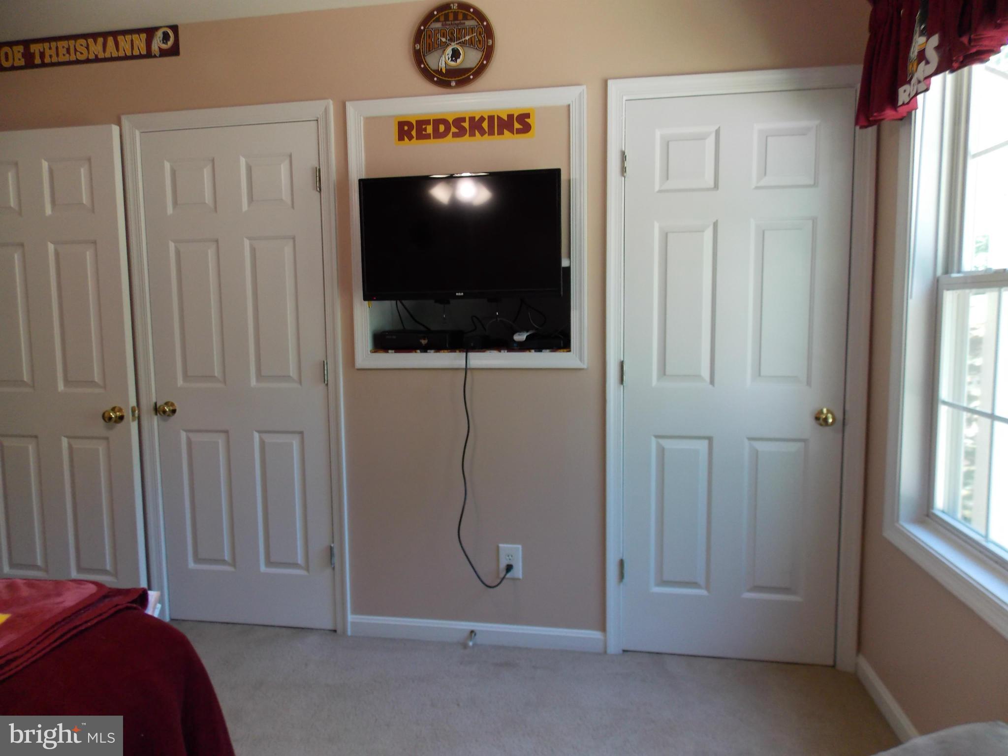 PIEDMONT SQUARE - Residential