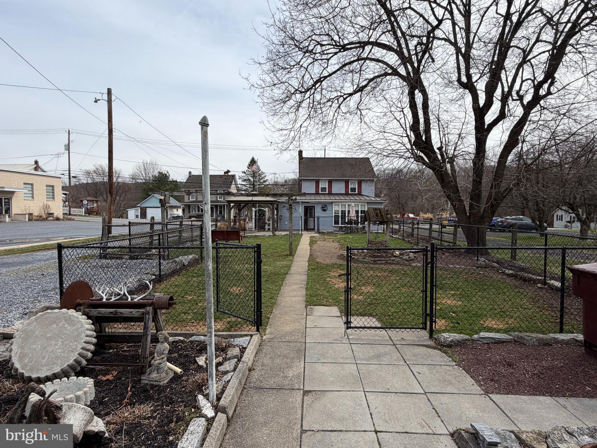 HUMMELSTOWN - Residential