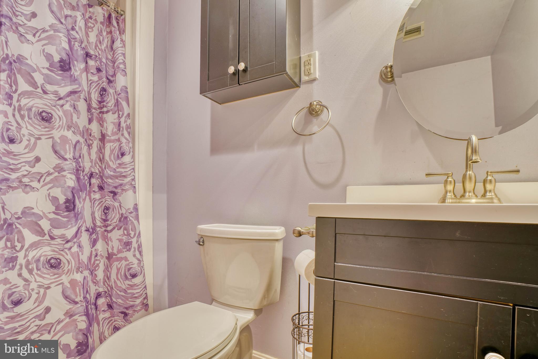 CONSTANT FRIENDSHIP - Residential