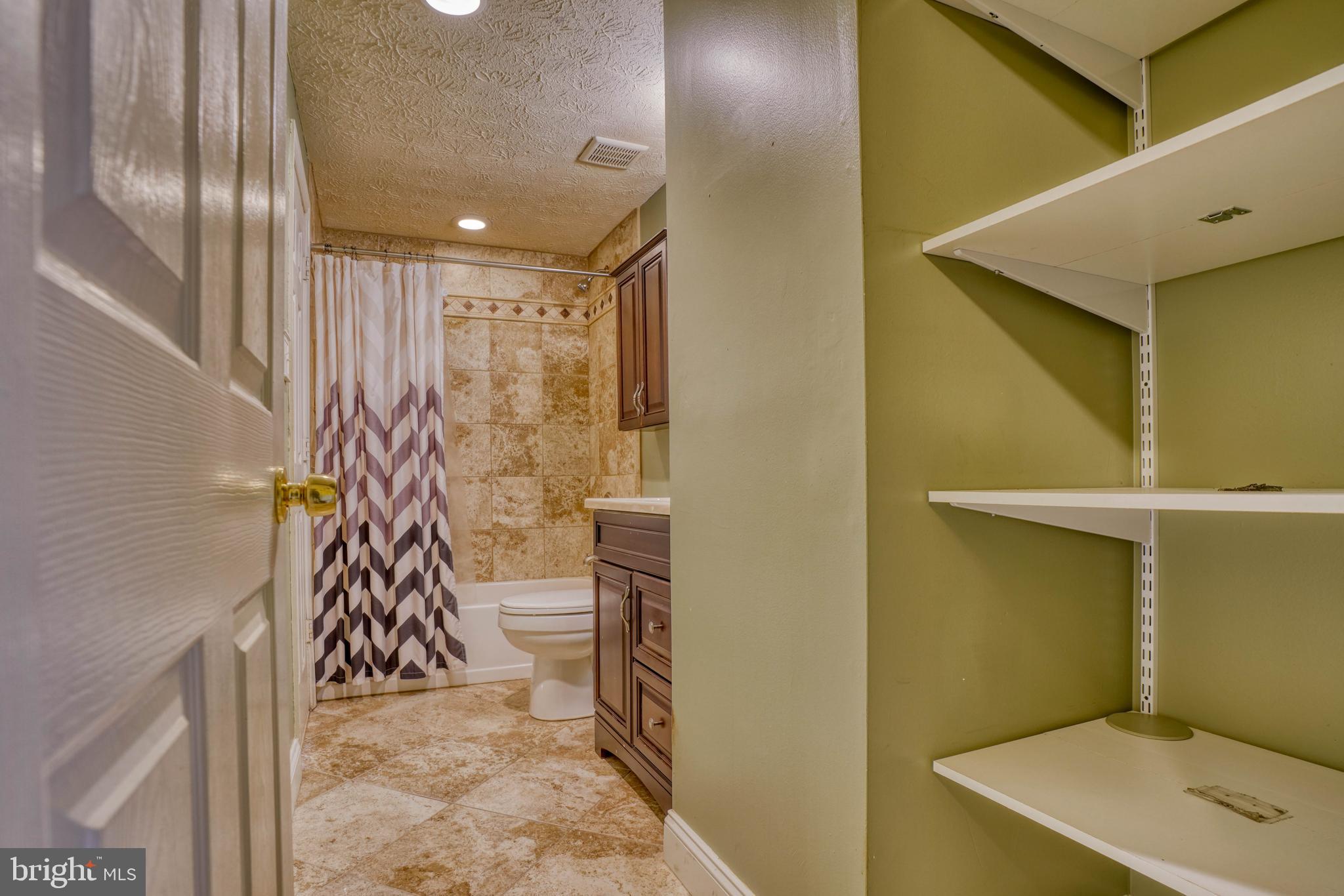 CONSTANT FRIENDSHIP - Residential