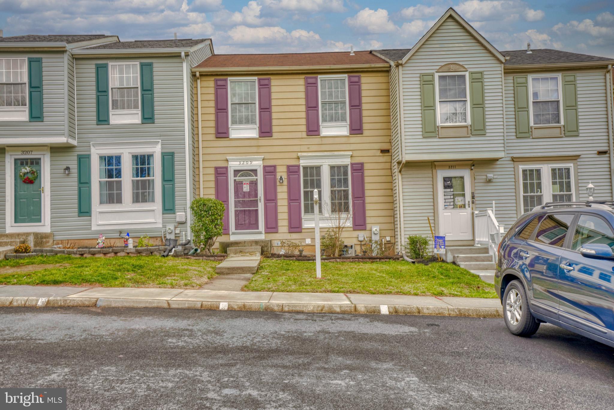 CONSTANT FRIENDSHIP - Residential