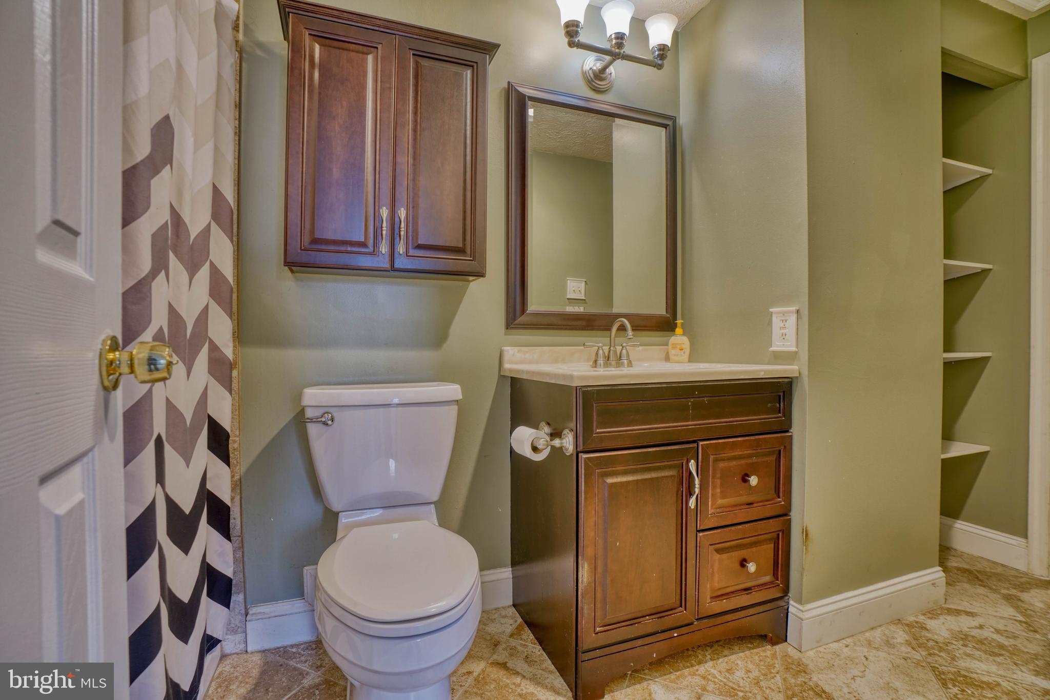 CONSTANT FRIENDSHIP - Residential