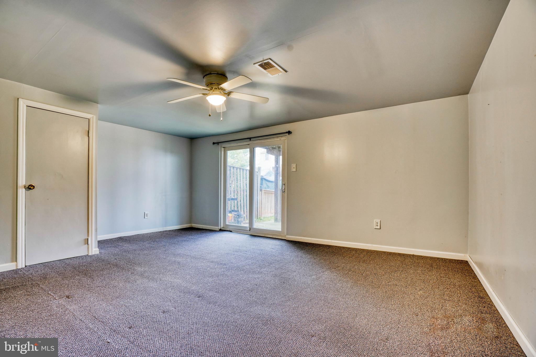 CONSTANT FRIENDSHIP - Residential