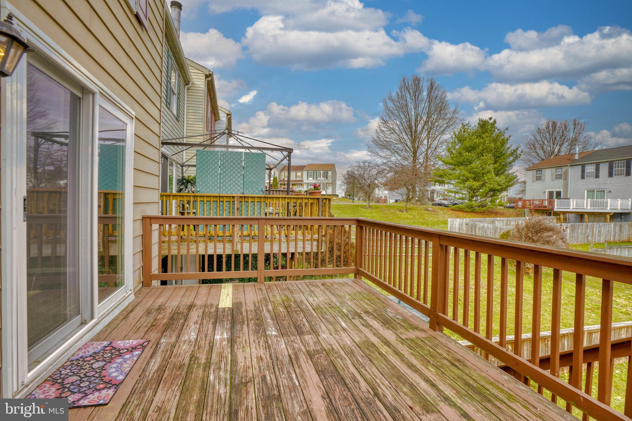 CONSTANT FRIENDSHIP - Residential