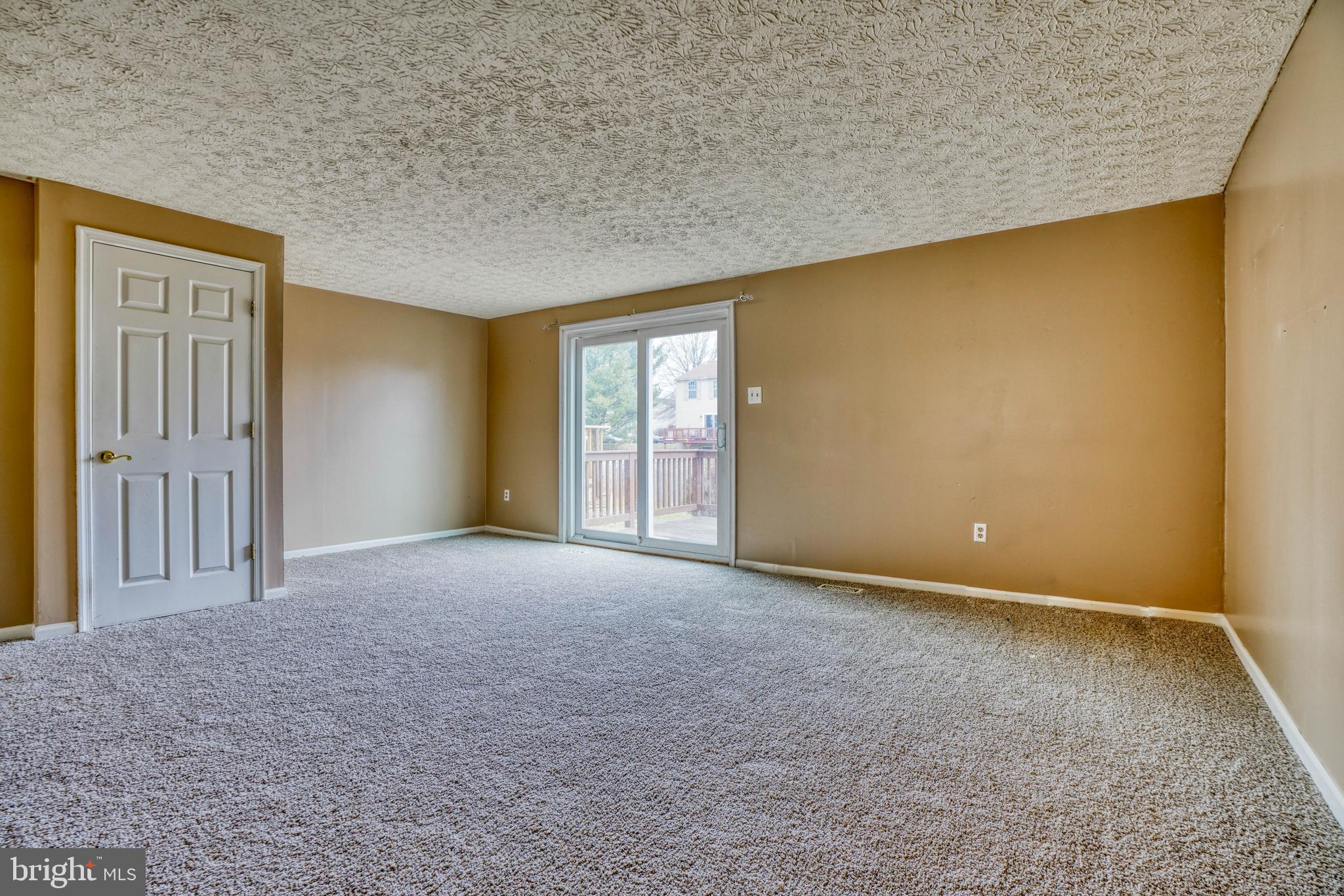 CONSTANT FRIENDSHIP - Residential