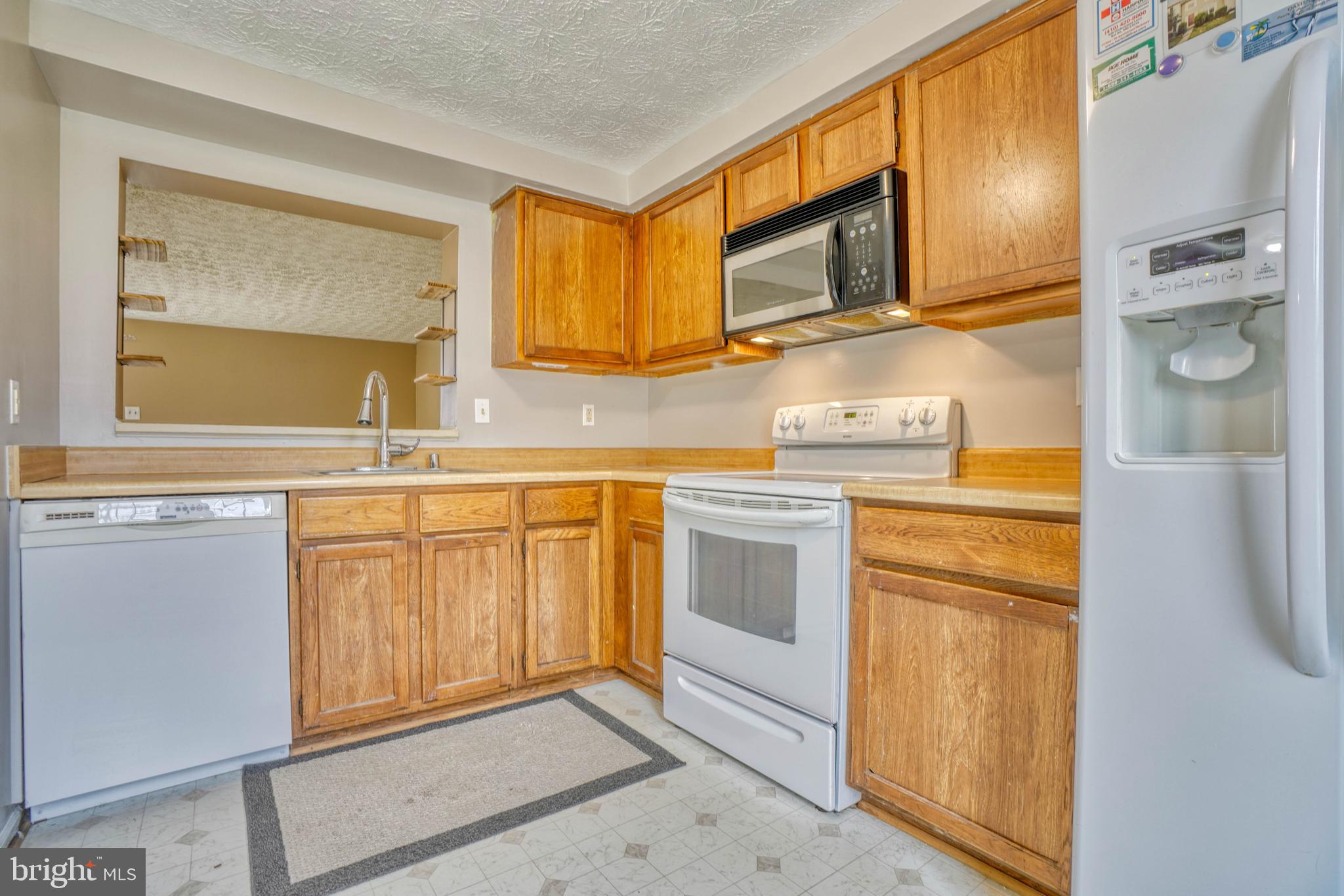 CONSTANT FRIENDSHIP - Residential