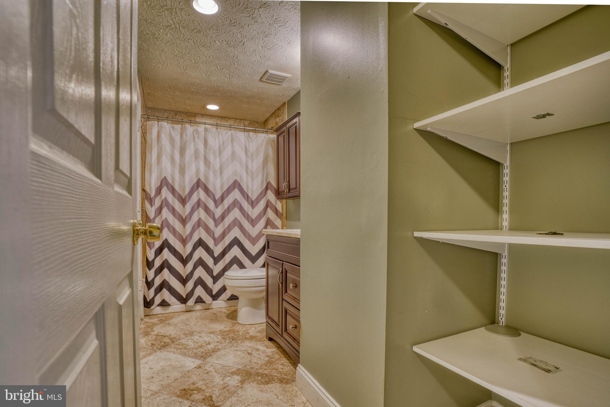 CONSTANT FRIENDSHIP - Residential