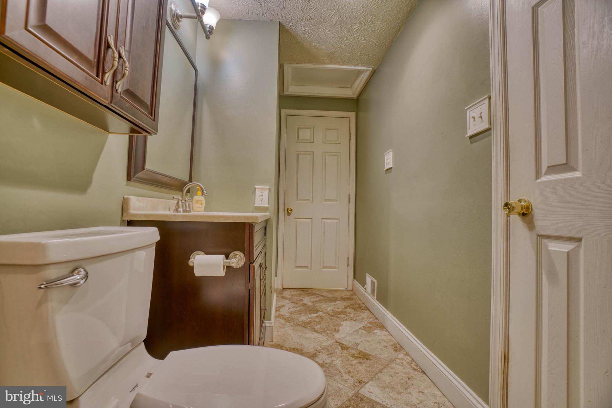 CONSTANT FRIENDSHIP - Residential