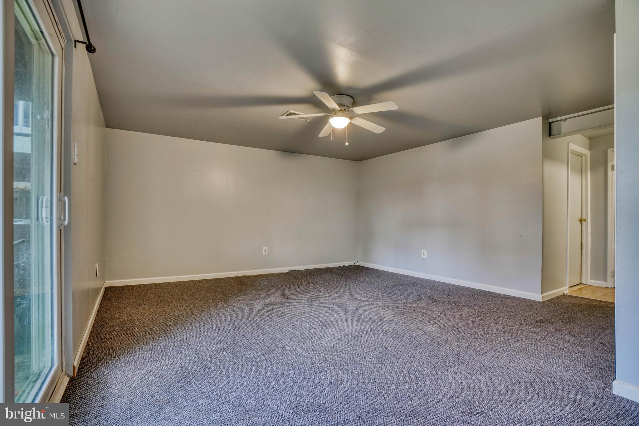 CONSTANT FRIENDSHIP - Residential