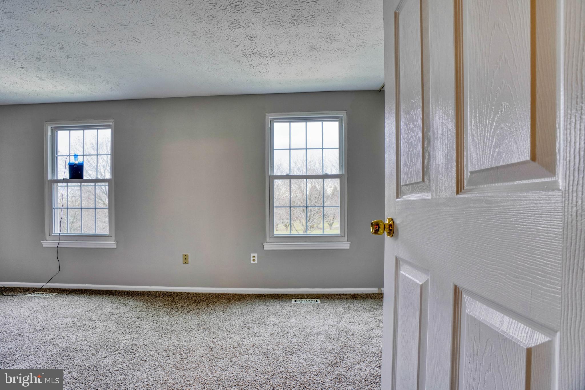 CONSTANT FRIENDSHIP - Residential