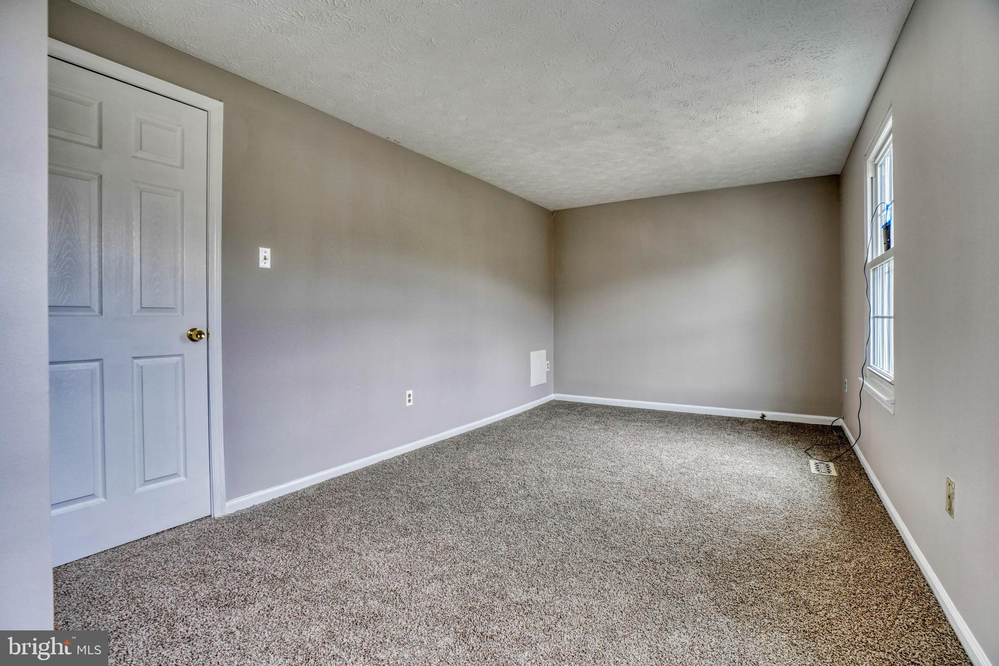 CONSTANT FRIENDSHIP - Residential