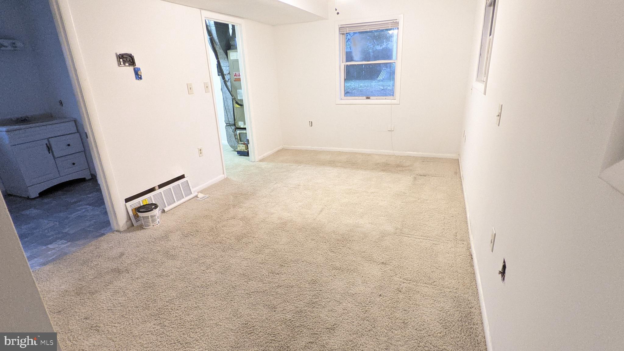 WOODLAND BEACH - Residential