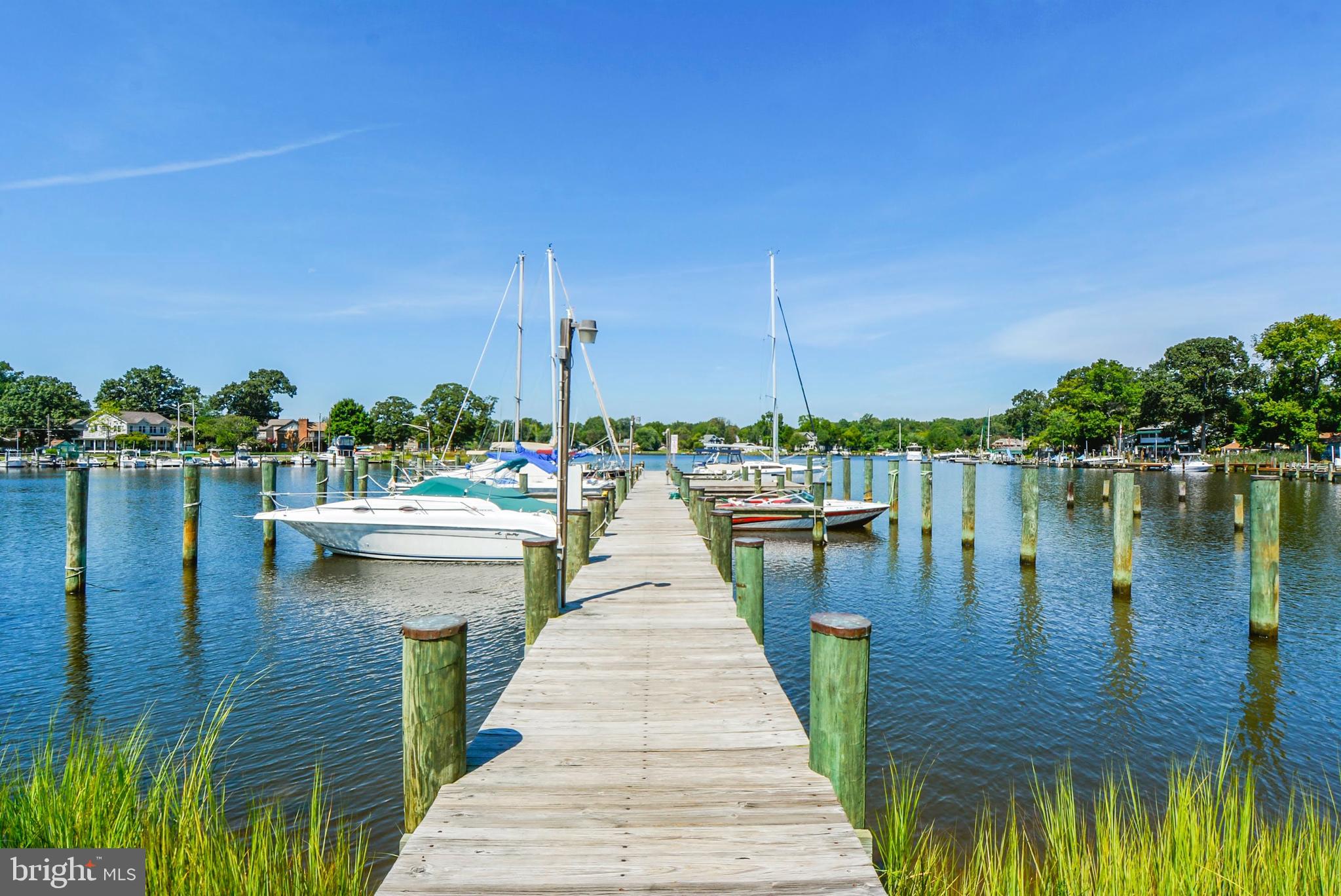 WOODLAND BEACH - Residential