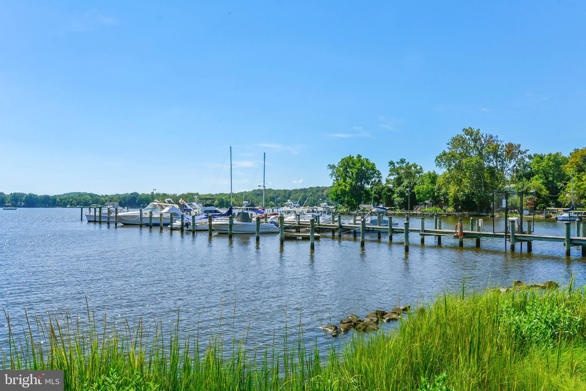 WOODLAND BEACH - Residential