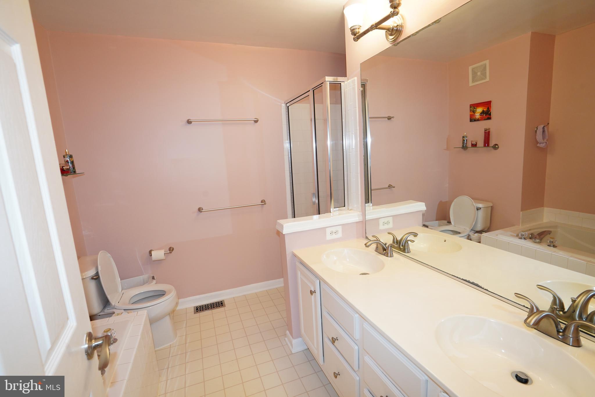 FAIR LAKES - Residential