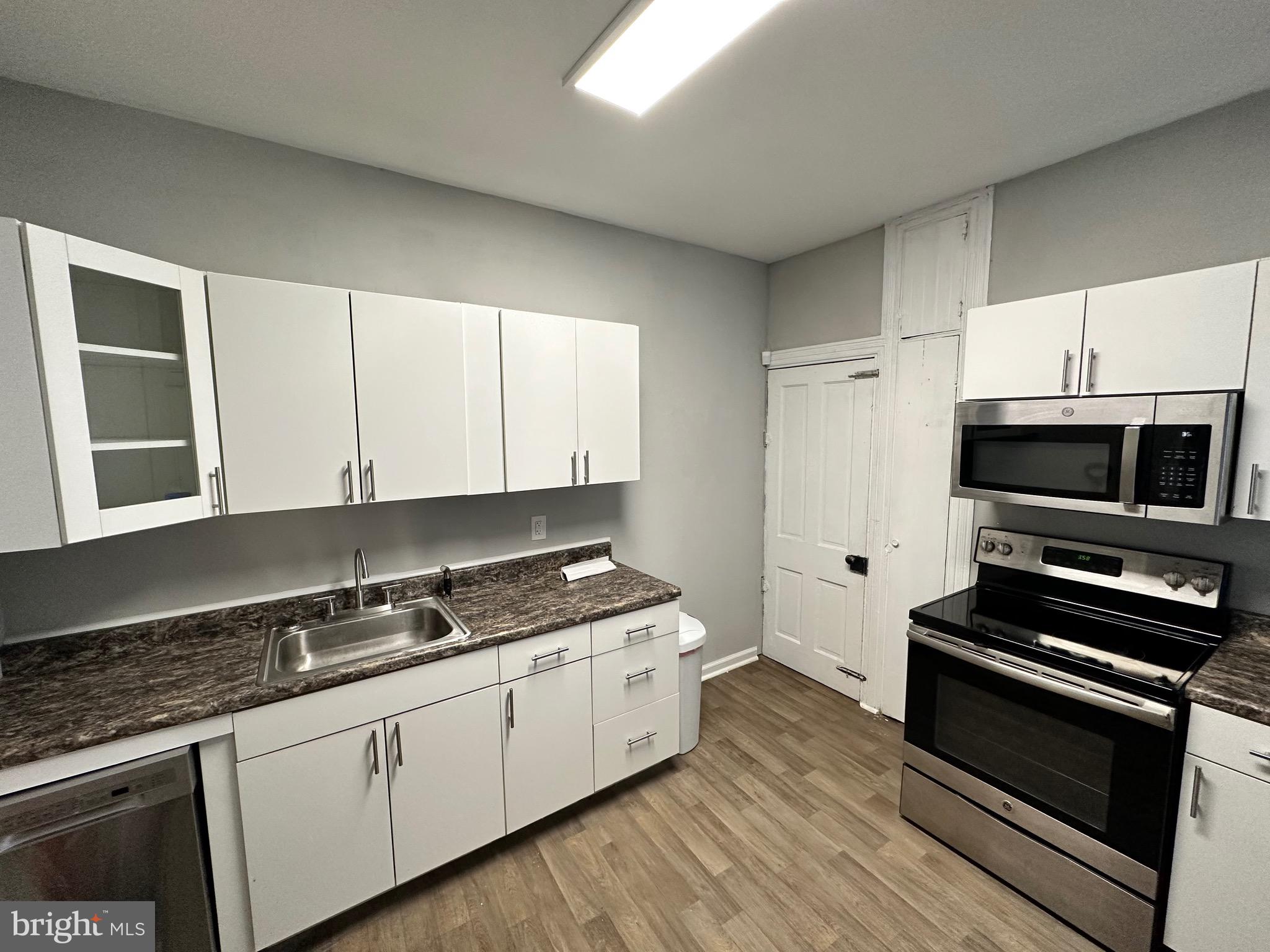 242 GRANT STREET 2ND FLOOR
