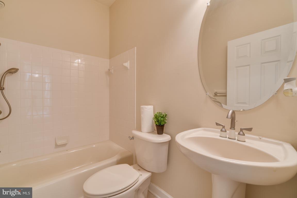 MANSFIELD MANOR - Residential