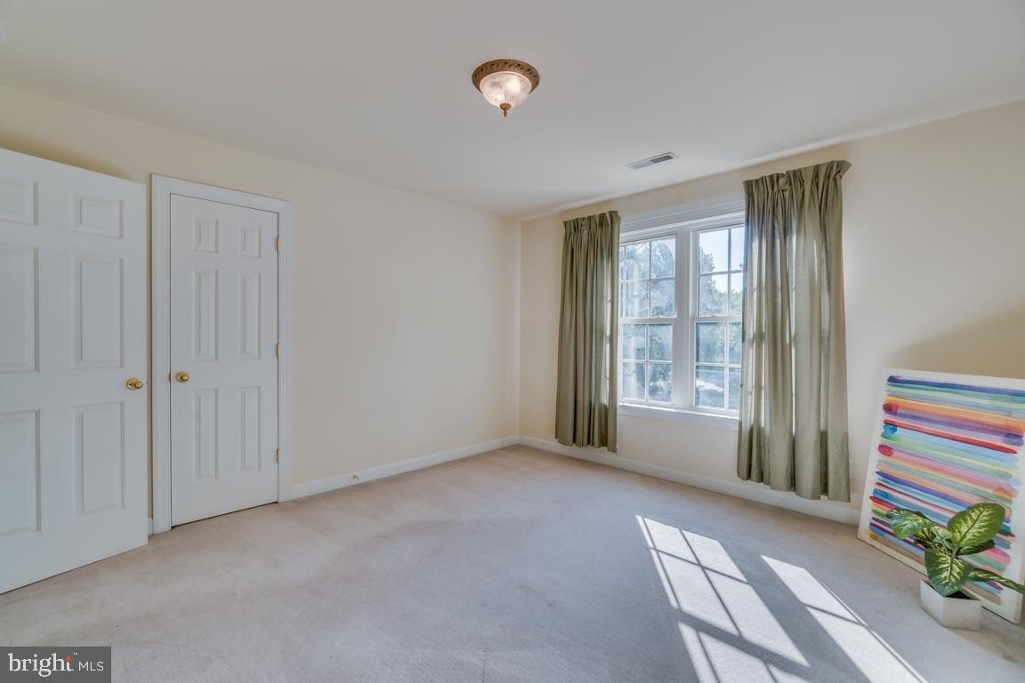 MANSFIELD MANOR - Residential