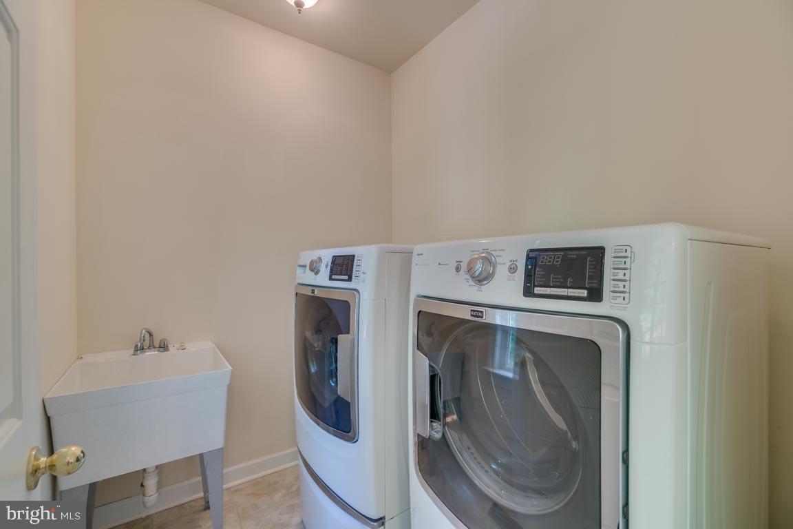 MANSFIELD MANOR - Residential