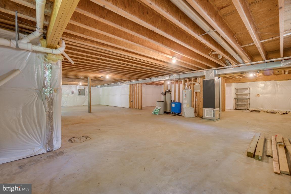 MANSFIELD MANOR - Residential