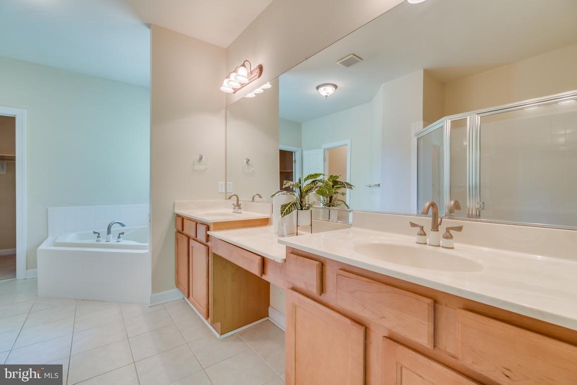 MANSFIELD MANOR - Residential