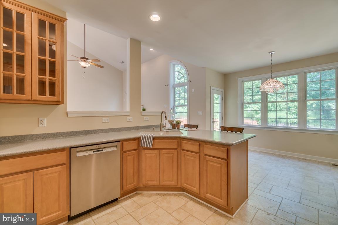 MANSFIELD MANOR - Residential