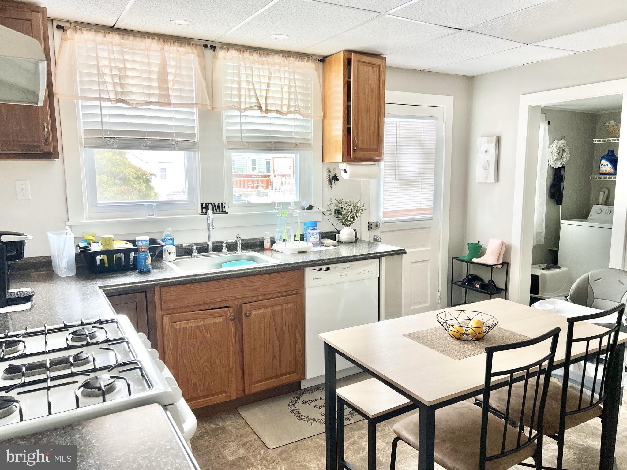 CLIFTON HEIGHTS - Residential Lease