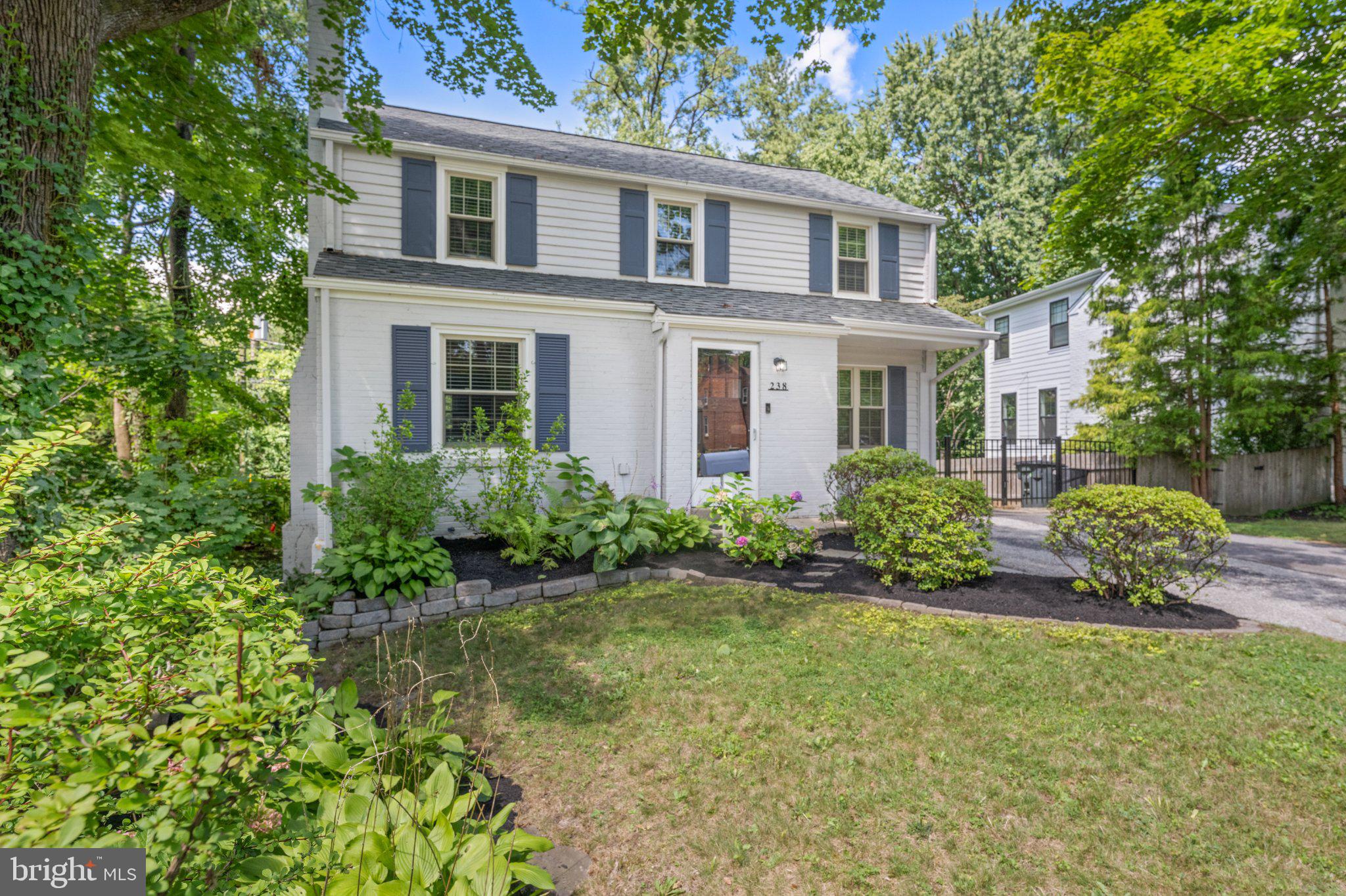238 BARCLADEN CIRCLE