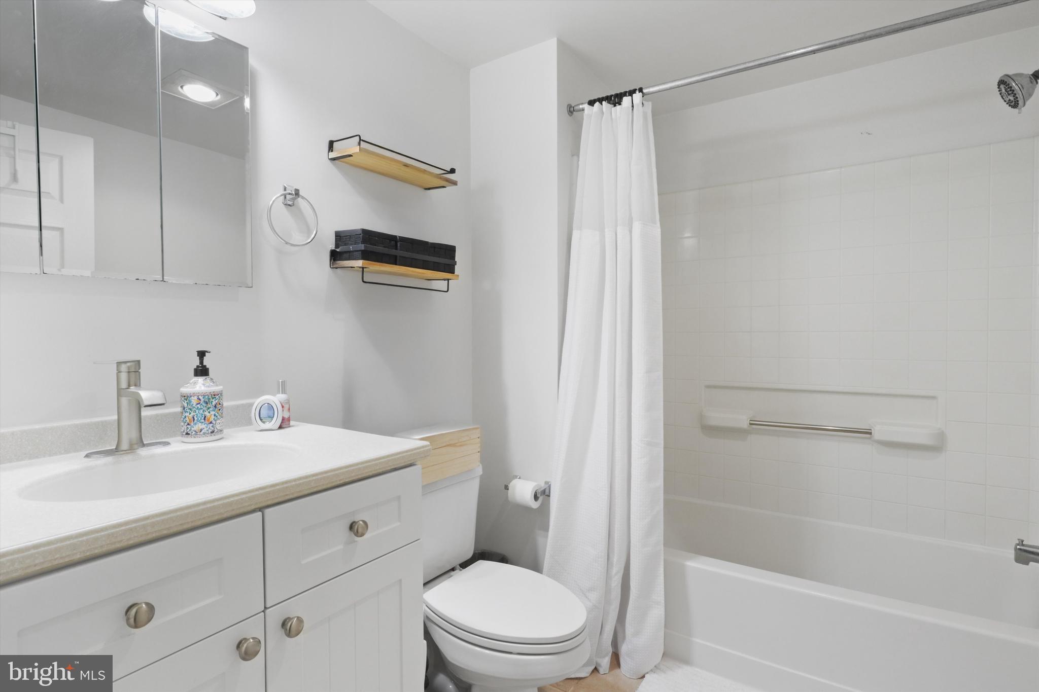 NORTHAMPTON PLACE - Residential Lease