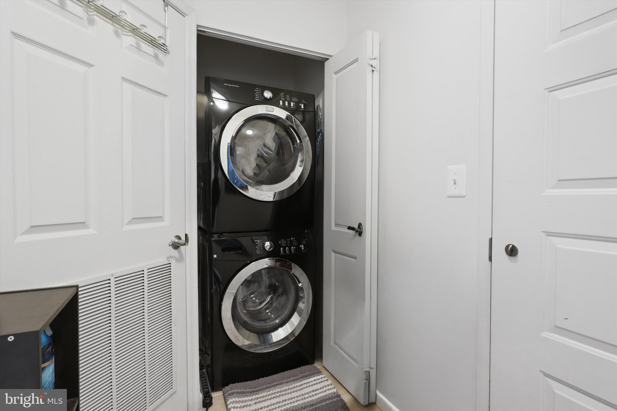 NORTHAMPTON PLACE - Residential Lease