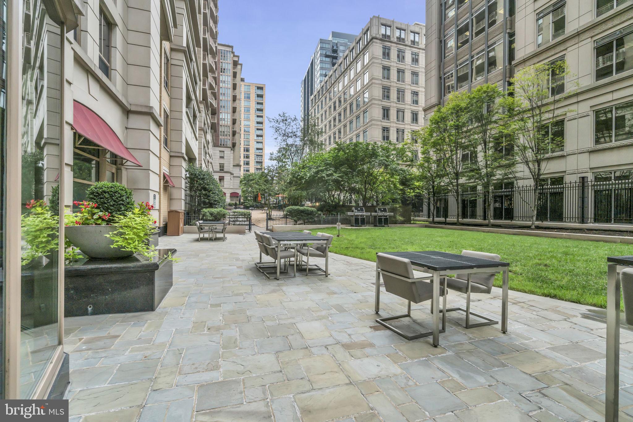 RESIDENCES AT LIBERTY CENTER - Residential Lease