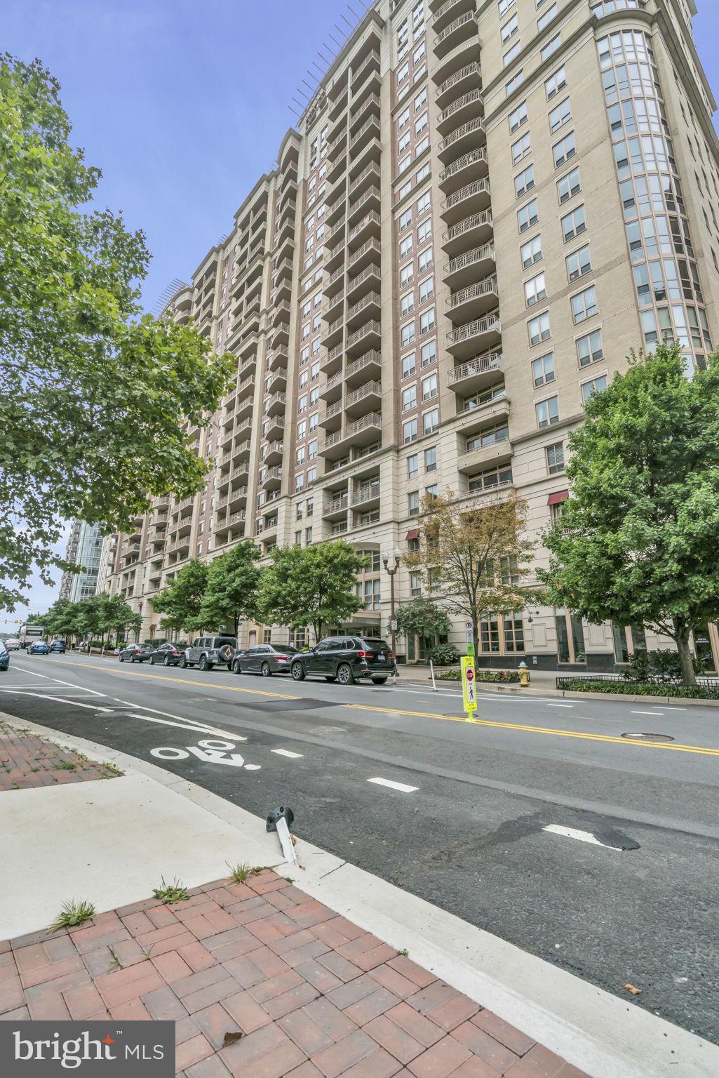 RESIDENCES AT LIBERTY CENTER - Residential Lease