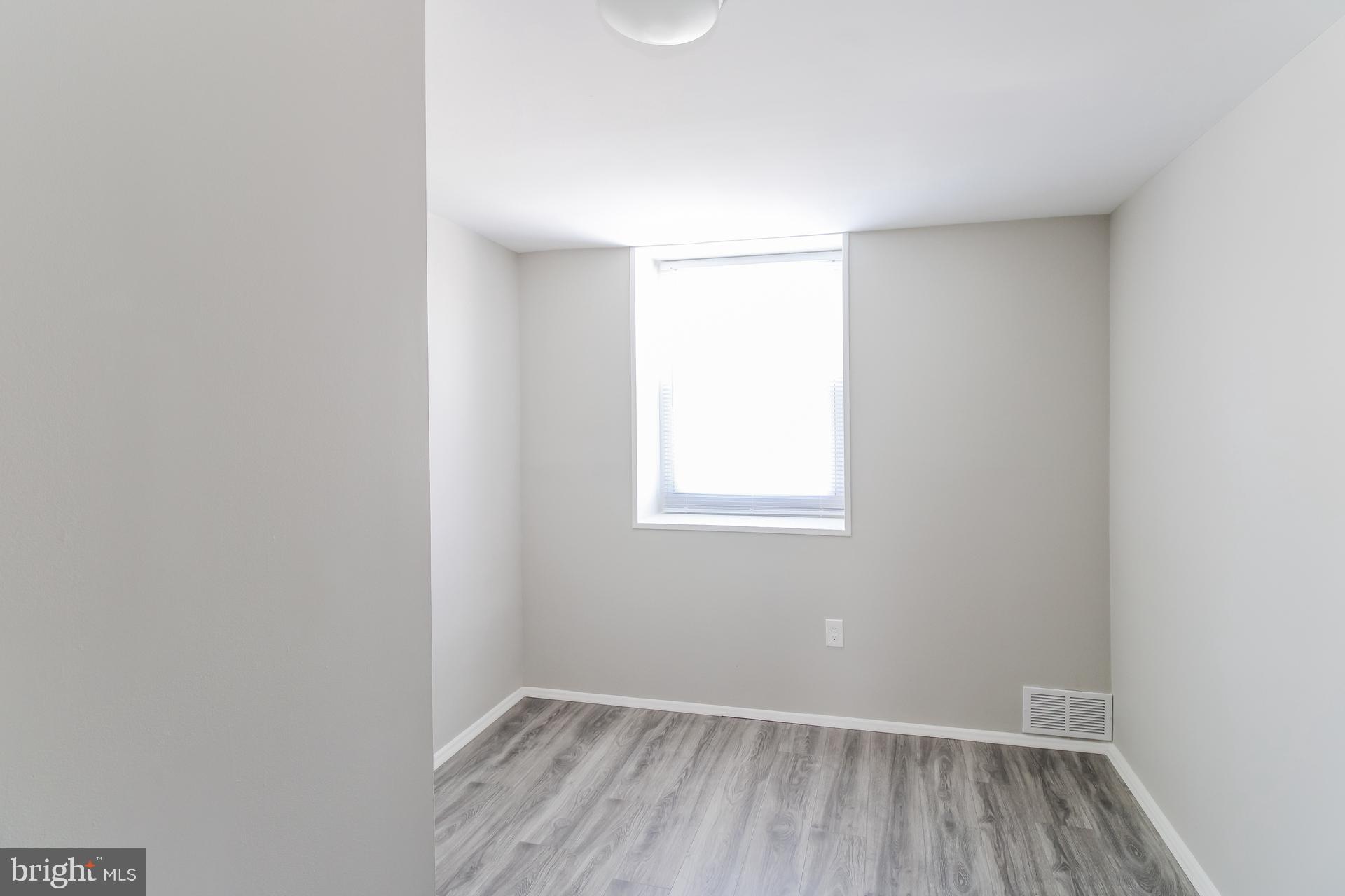 IDLEWYLDE - Residential Lease