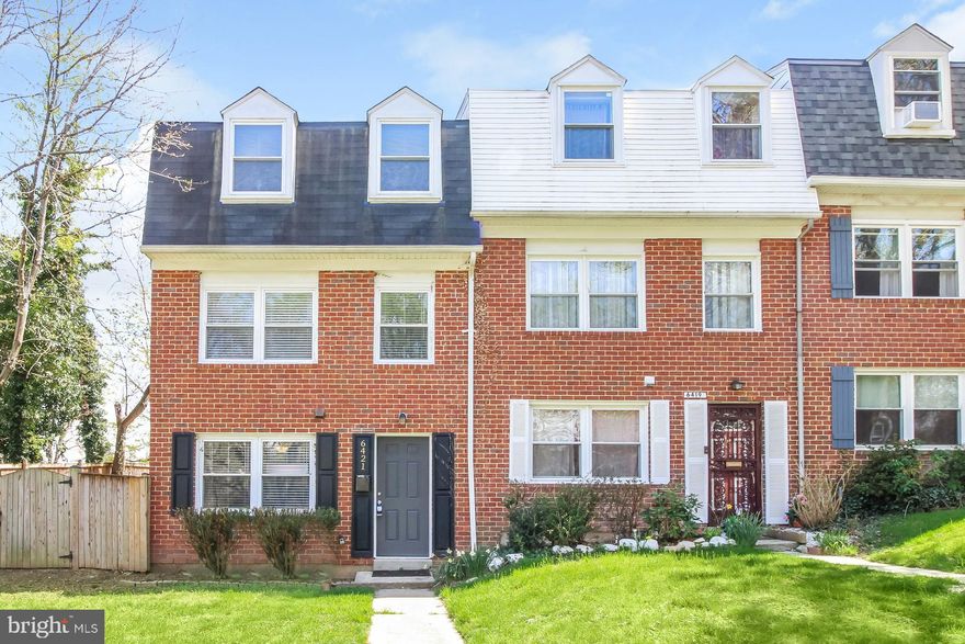 Prepare to be impressed by this 4 bedroom, 1.5 bathroom townhome in Idlewylde. As you enter, low-maintenance flooring stretches from the front entryway into the open and inviting living space. Venture to the kitchen to discover the ideal spot to entertain boasting a breakfast nook, stylish countertop, quality appliances, and a subway tile backsplash. Each bedroom features generous closet space and a neutral color palette to complement any preference. Enjoy the additional space that a finished basement provides. This home is conveniently located minutes from numerous parks, shopping, and dining.

Deposit determined by credit score. Applicant to verify school. Renter insurance is required. Landscaping and pest control are Tenant responsibilities. The property allows self-guided viewing without an appointment.