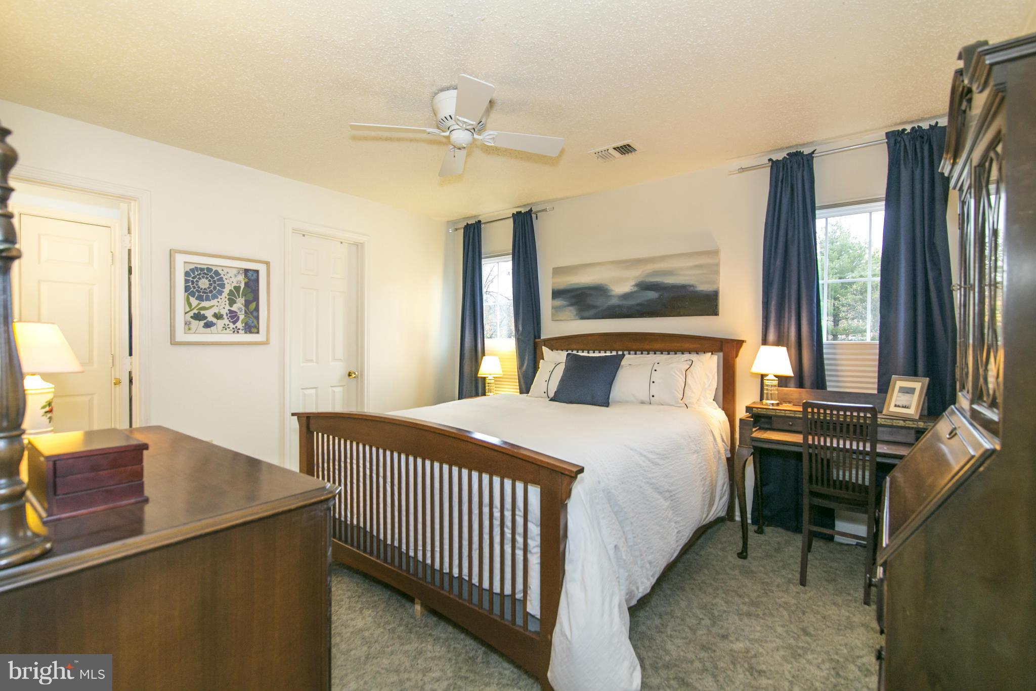 ASHBURN FARM - Residential