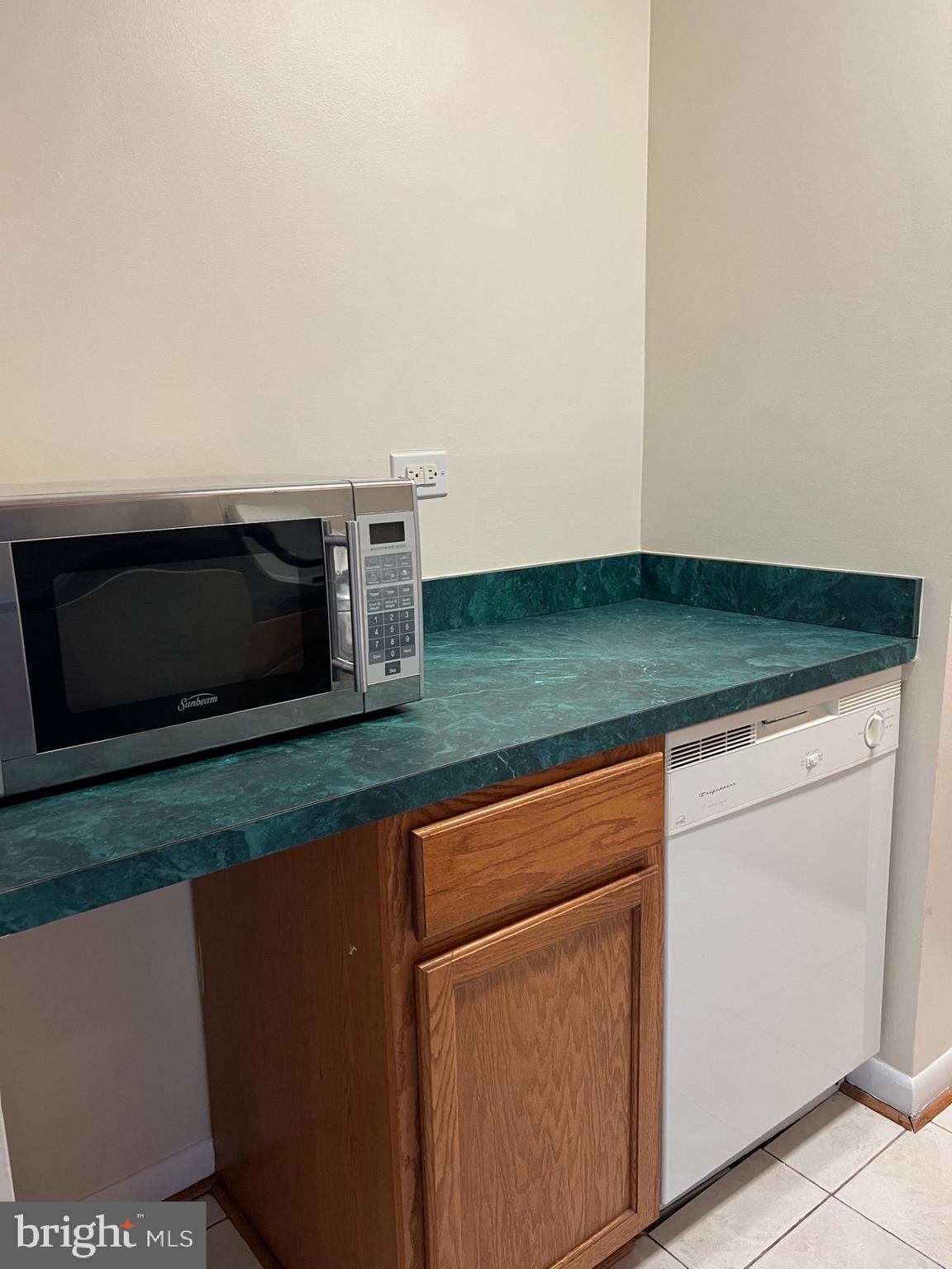 PAVILION ON THE PARK - Residential Lease