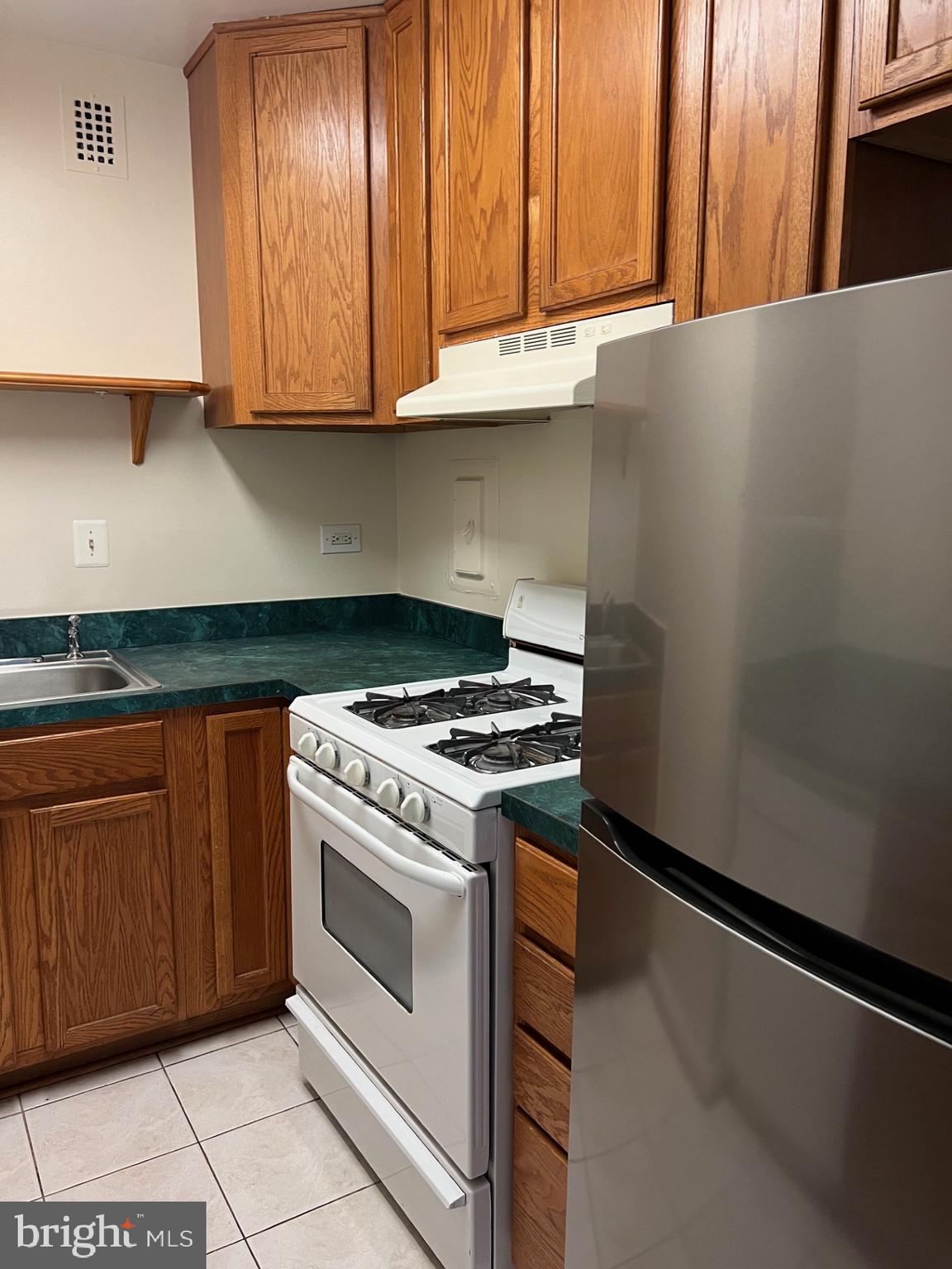 PAVILION ON THE PARK - Residential Lease