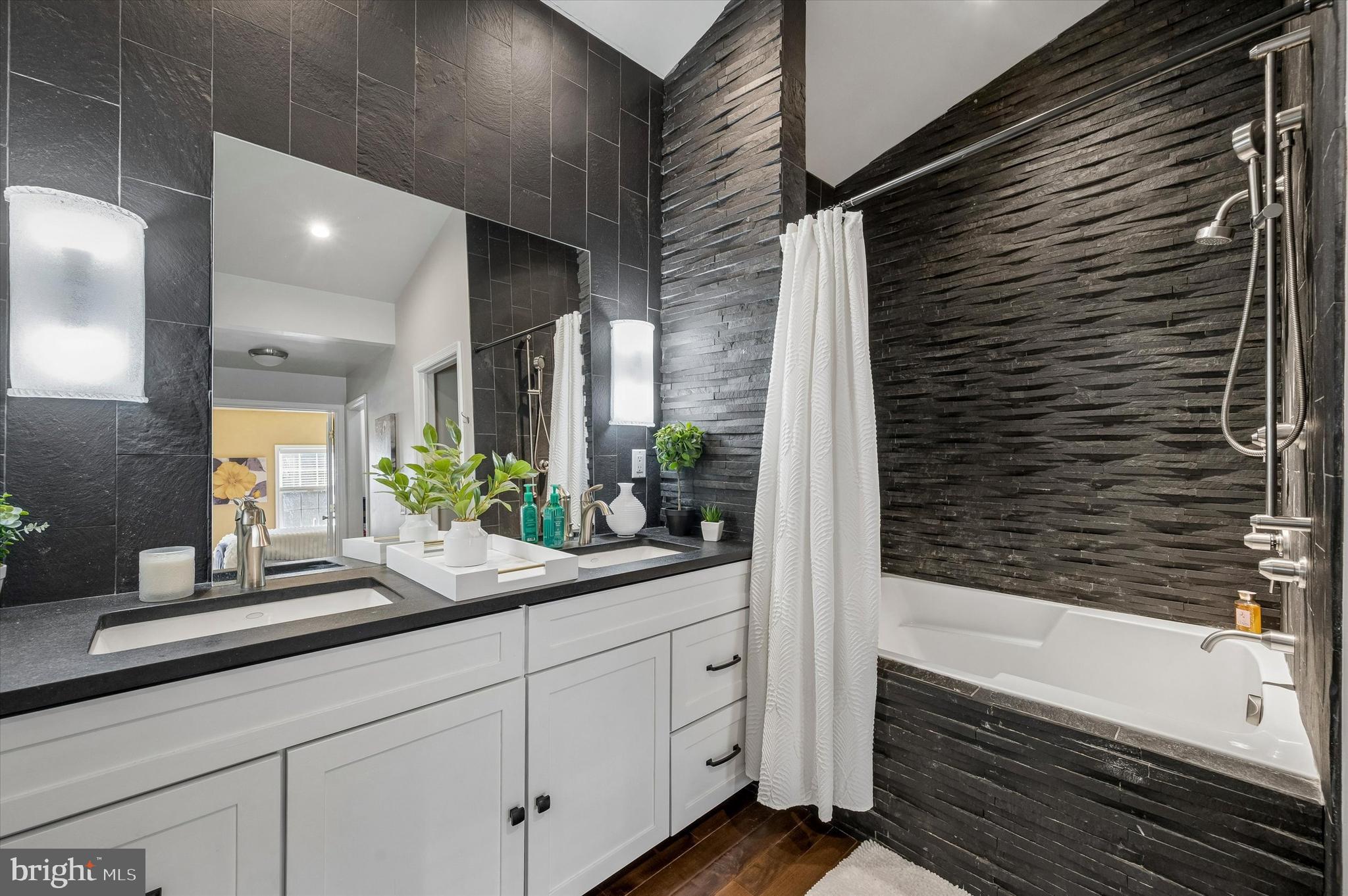 NORTHBROOK - Residential