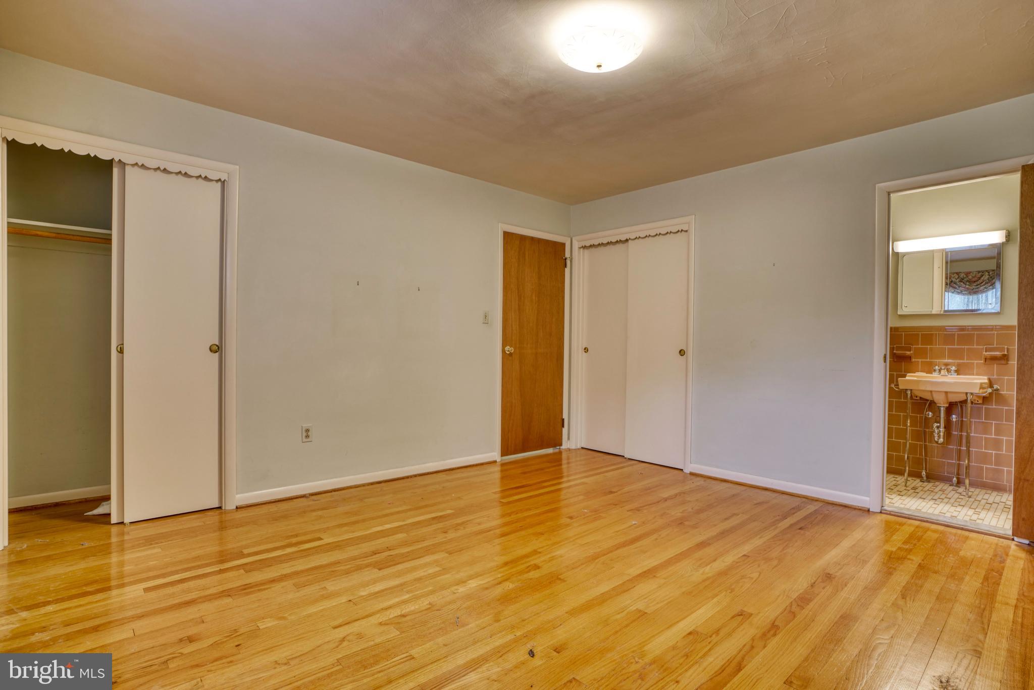 WILTON FARM ACRES - Residential