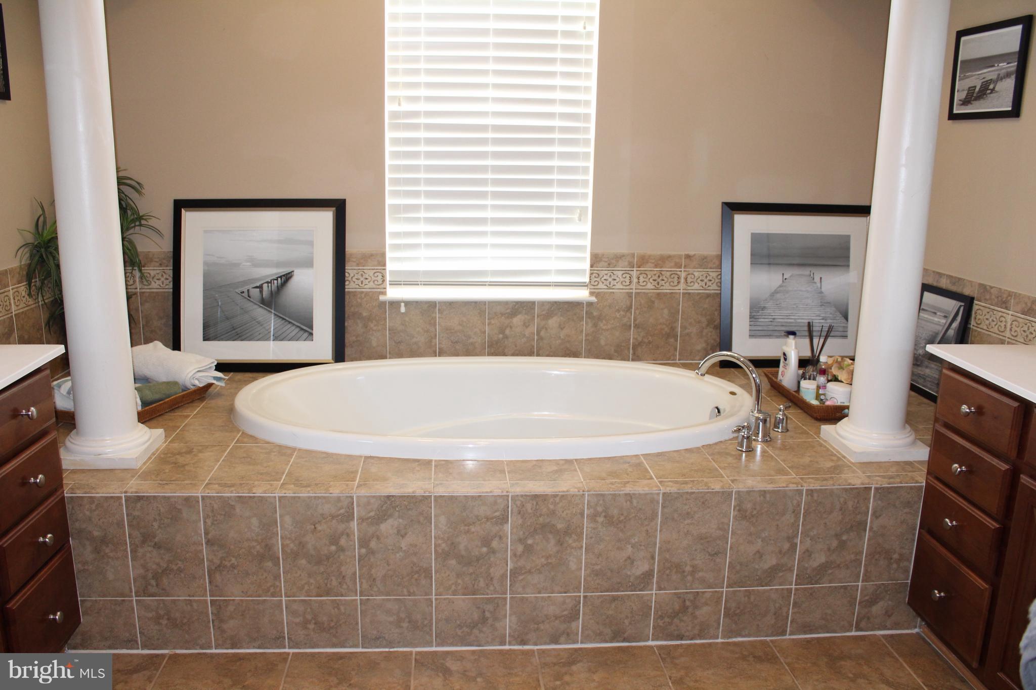 STOWE OF AMYCLAE - Residential Lease